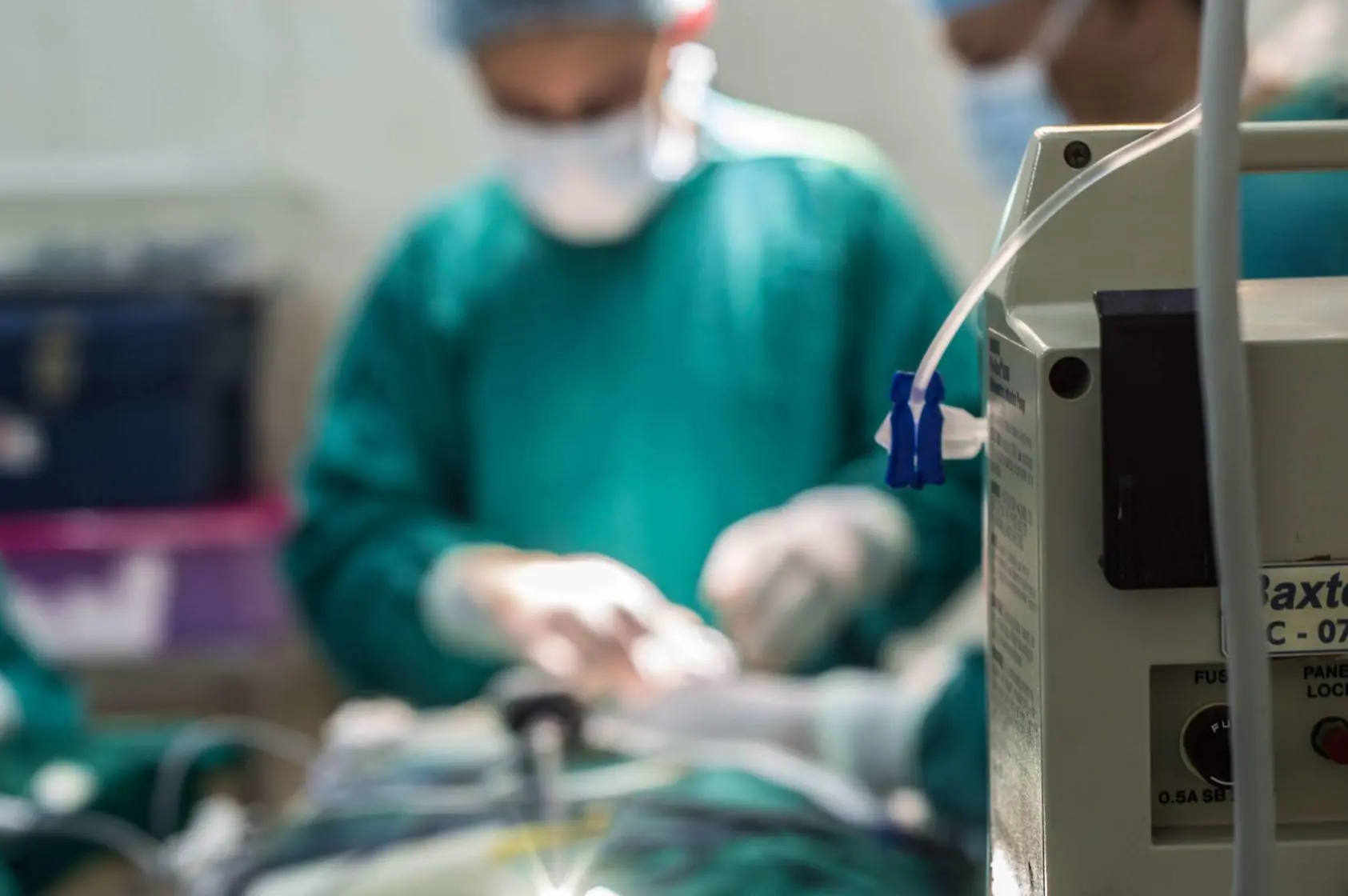 Abogados denegligencia médica 1 Surgeons performing a surgery