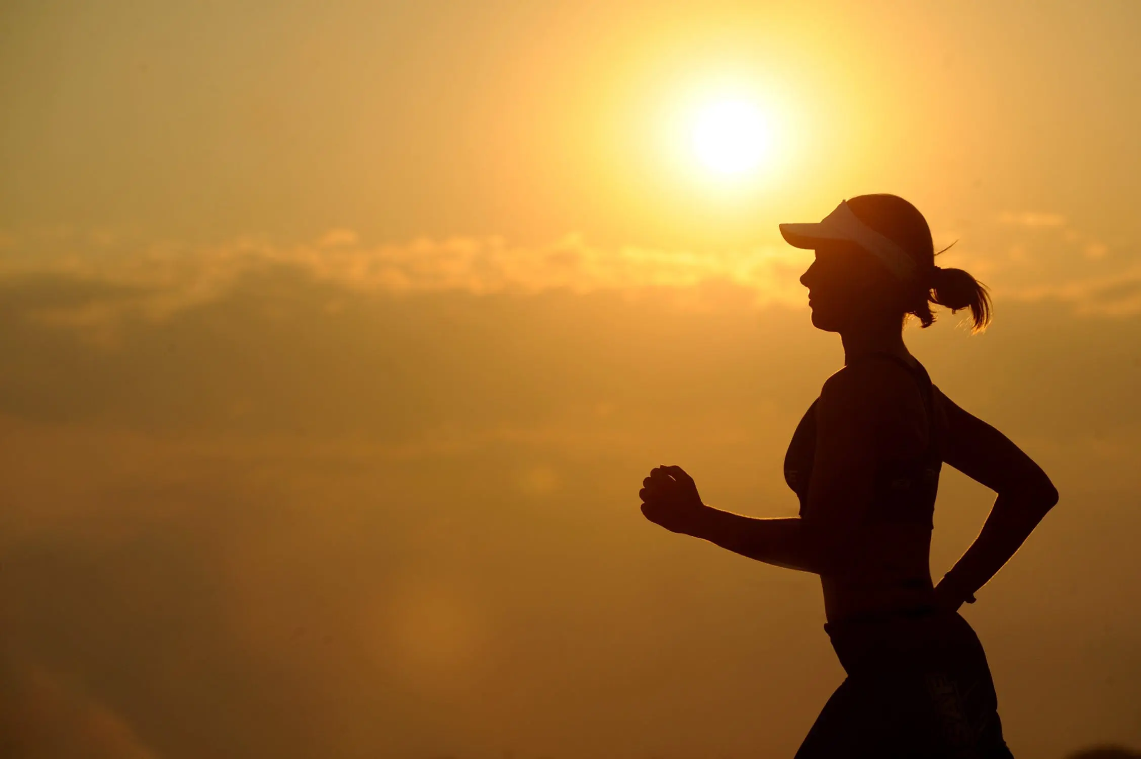 Safety Tips to Keep You Hydrated During Outdoor Workouts 1 Safety Tips to Keep You Hydrated During Outdoor Workouts running runner long distance fitness 40751